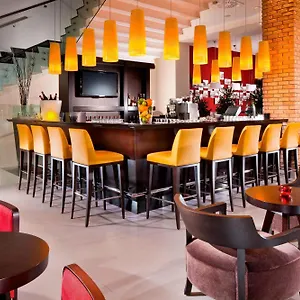 Courtyard By Marriott Center מלון
