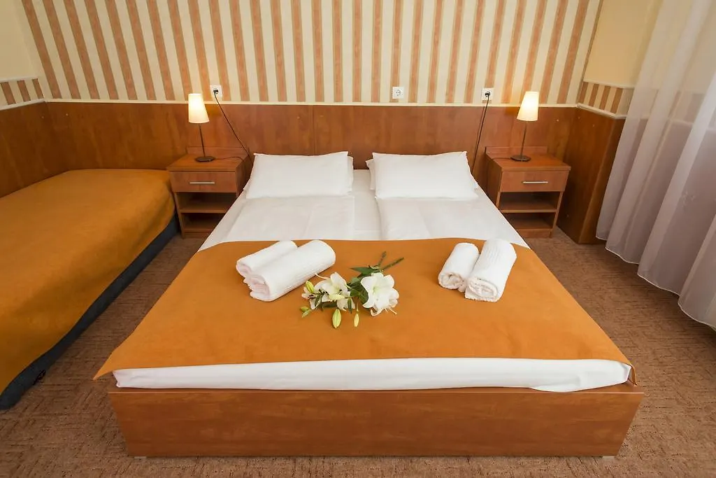 Atlantic Hotel Budapest 3*,