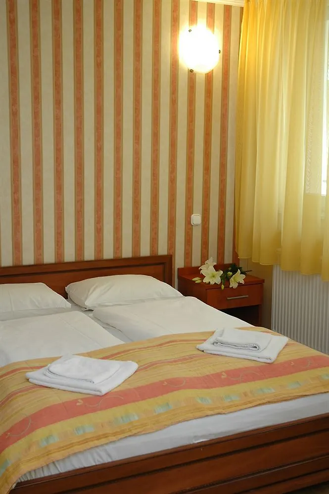 Atlantic Hotel Budapest 3*,
